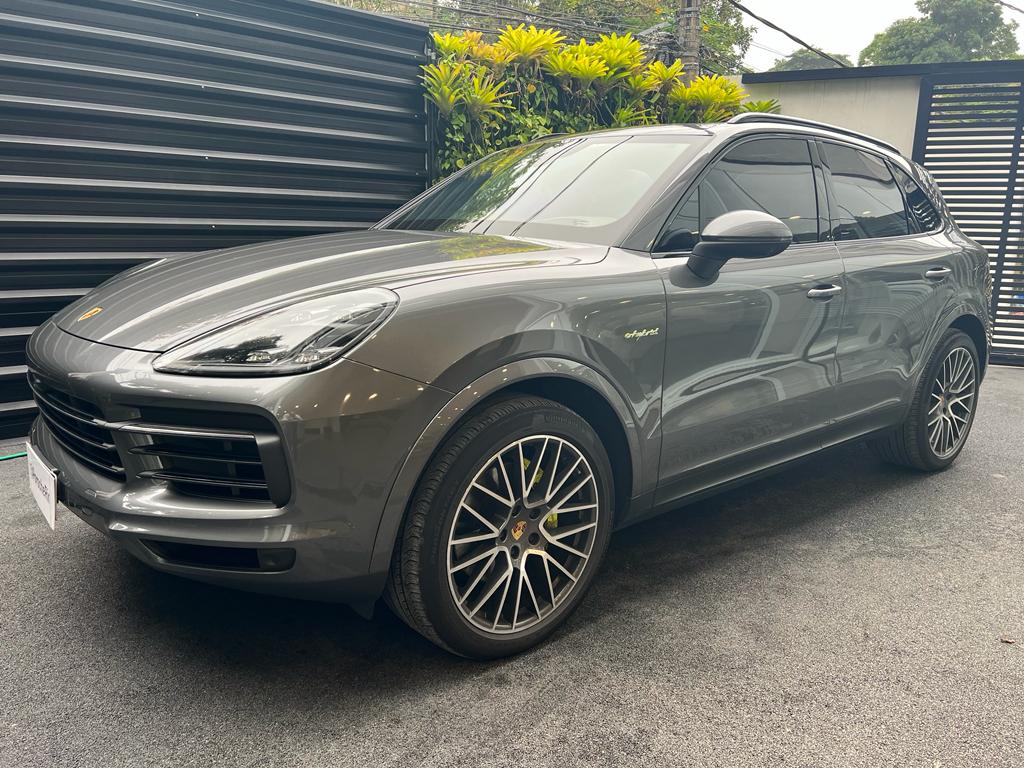 Porsche Cayenne à venda no RJ